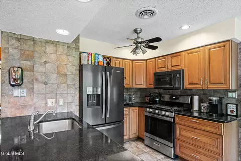 Kitchen - 4 Carlyle Ct, Ballston Lake, NY 12019 photo 3 of 3