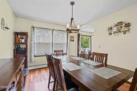 Dining - 4 Carlyle Ct, Ballston Lake, NY 12019 photo 4 of 4