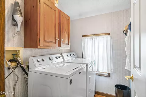 Other - 4 Carlyle Ct, Ballston Lake, NY 12019 photo 7 of 14