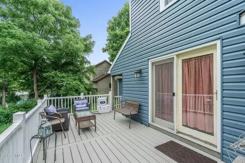 Exterior - 4 Carlyle Ct, Ballston Lake, NY 12019 photo 5 of 6