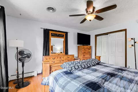 Bedroom - 4 Carlyle Ct, Ballston Lake, NY 12019 photo 3 of 11