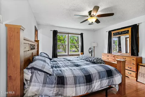 Bedroom - 4 Carlyle Ct, Ballston Lake, NY 12019 photo 1 of 11