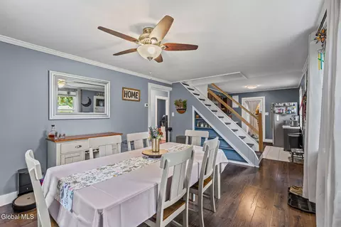Dining - 1005 Wayne Rd, Schenectady, NY 12303 photo 3 of 4