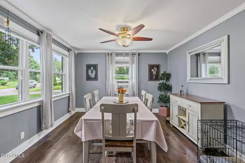 Dining - 1005 Wayne Rd, Schenectady, NY 12303 photo 2 of 4