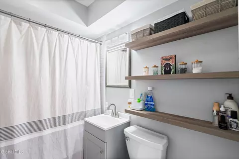 Bath - 1005 Wayne Rd, Schenectady, NY 12303 photo 2 of 2