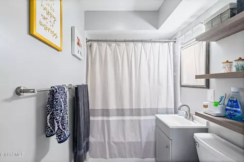 Bath - 1005 Wayne Rd, Schenectady, NY 12303 photo 1 of 2