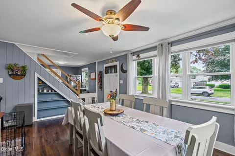 Dining - 1005 Wayne Rd, Schenectady, NY 12303 photo 4 of 4