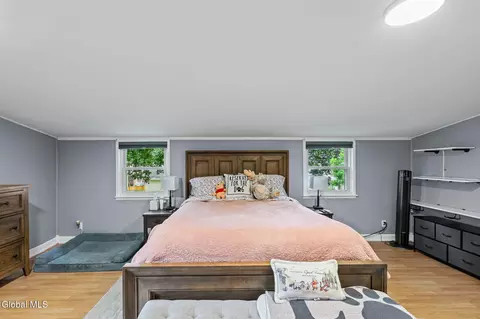 Bedroom - 1005 Wayne Rd, Schenectady, NY 12303 photo 2 of 3