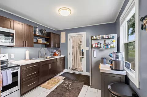 Kitchen - 1005 Wayne Rd, Schenectady, NY 12303 photo 2 of 2