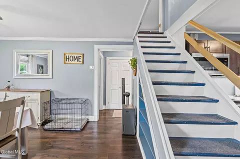 Entry Way - 1005 Wayne Rd, Schenectady, NY 12303 photo 1 of 4