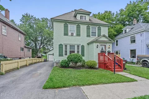 11 Alexander St, Gloversville, NY 12078