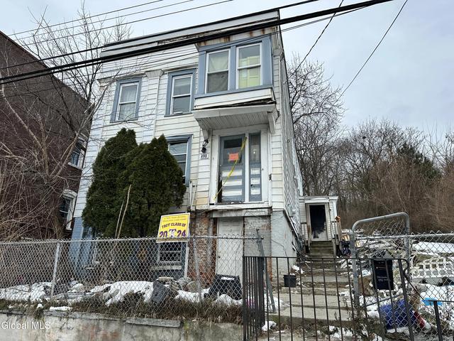 490 4th St, Troy, NY 12180