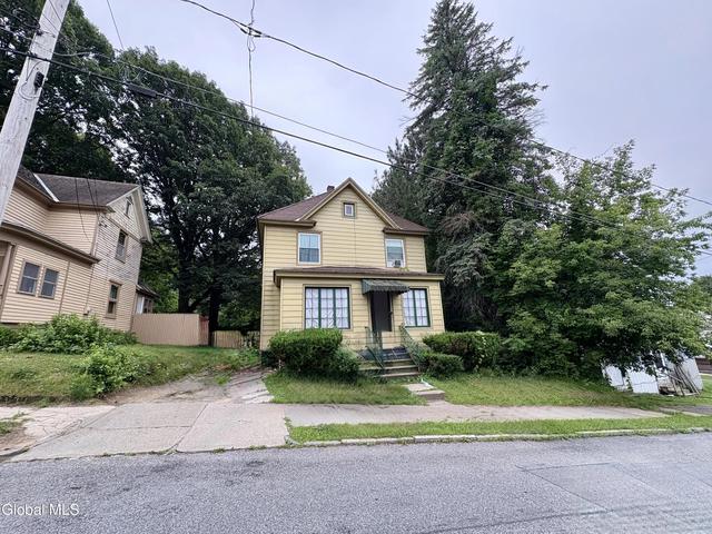 36 Eagle St, Gloversville, NY 12078