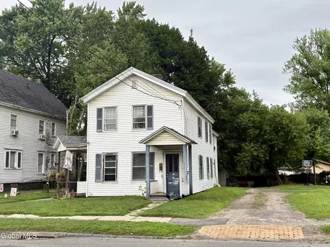 13 E 8th Ave, Gloversville, NY 12078