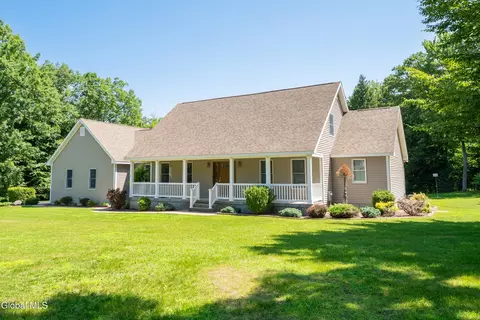 152 Memory Ln, Amsterdam, NY 12010