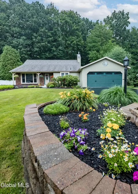 Exterior - 43 Algonquin Rd, Halfmoon, NY 12065 photo 2 of 7
