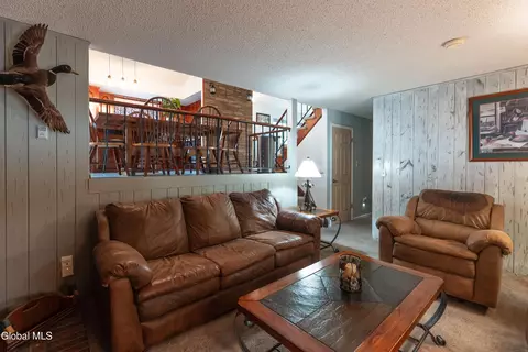Living - 43 Algonquin Rd, Halfmoon, NY 12065 photo 4 of 4
