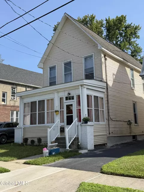 18 Summit Ave, Troy, NY 12180