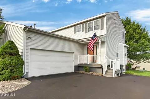 1 Erie Ct, Waterford, NY 12188