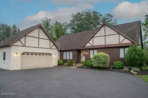 7 James Dr, Waterford, NY 12188