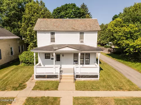 42 Platt St, Glens Falls, NY 12801