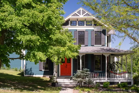 1838 River Rd, New Baltimore, NY 12192
