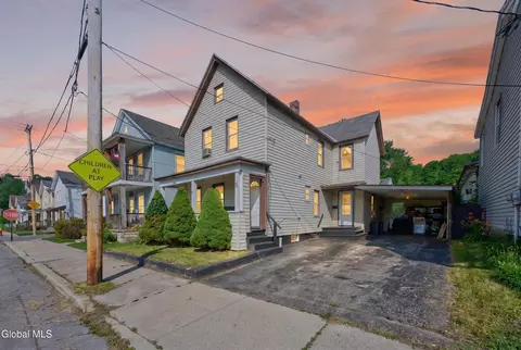 36 Broad St, Amsterdam, NY 12010