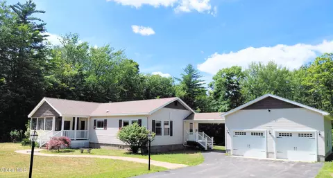 28 Lincoln Mountain Rd, Greenfield Center, NY 12833