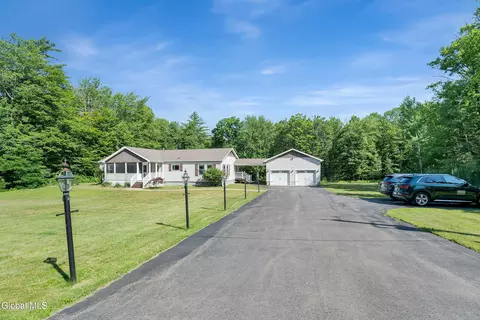 28 Lincoln Mountain Rd, Greenfield Center, NY 12833