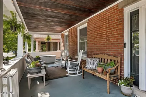 Exterior - 1575 Union St, Schenectady, NY 12309 photo 2 of 9