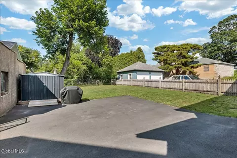 Exterior - 1575 Union St, Schenectady, NY 12309 photo 7 of 9