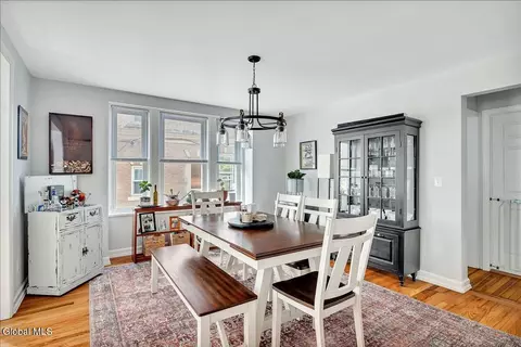 Dining - 1575 Union St, Schenectady, NY 12309 photo 5 of 6