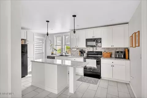 Kitchen - 1575 Union St, Schenectady, NY 12309 photo 2 of 4