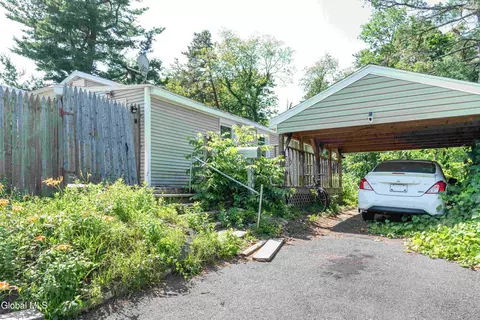 17 Katherine Rd, Albany, NY 12205