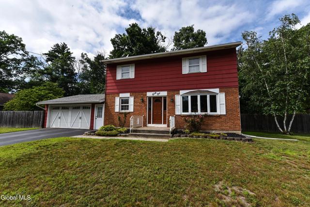 41 Margaret Dr, Ballston Spa, NY 12020