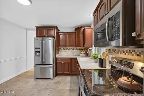 Kitchen - 3966 Consaul Rd, Schenectady, NY 12304 photo 5 of 7