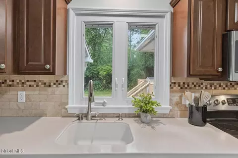 Kitchen - 3966 Consaul Rd, Schenectady, NY 12304 photo 6 of 7