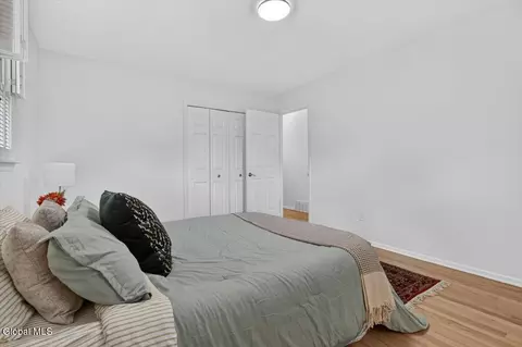 Bedroom - 3966 Consaul Rd, Schenectady, NY 12304 photo 2 of 5
