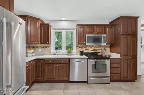 Kitchen - 3966 Consaul Rd, Schenectady, NY 12304 photo 2 of 7