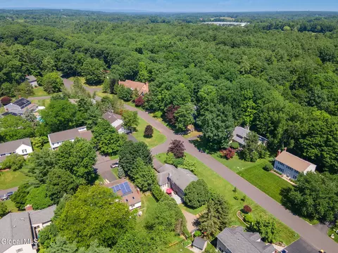 View/Area - 58 Middlesex Dr, Slingerlands, NY 12159 photo 2 of 2