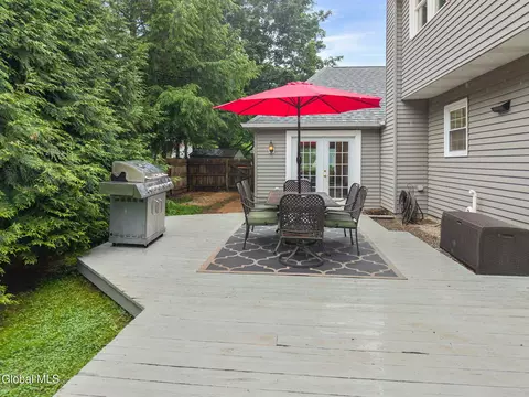 Exterior - 58 Middlesex Dr, Slingerlands, NY 12159 photo 2 of 7