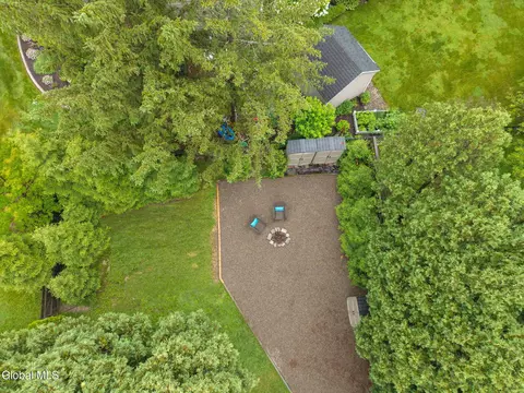 Exterior - 58 Middlesex Dr, Slingerlands, NY 12159 photo 5 of 7