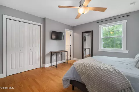 Bedroom - 58 Middlesex Dr, Slingerlands, NY 12159 photo 3 of 9