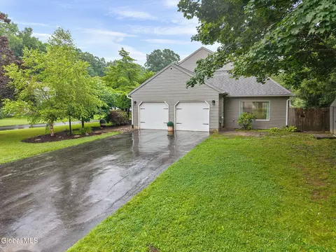 Exterior - 58 Middlesex Dr, Slingerlands, NY 12159 photo 7 of 7