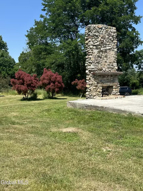 218 Lake View Ave, Port Henry, NY 12974