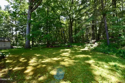 Exterior - 4 Cedar Ct, Schenectady, NY 12309 photo 6 of 6