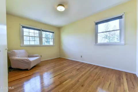 Bedroom - 4 Cedar Ct, Schenectady, NY 12309 photo 5 of 7