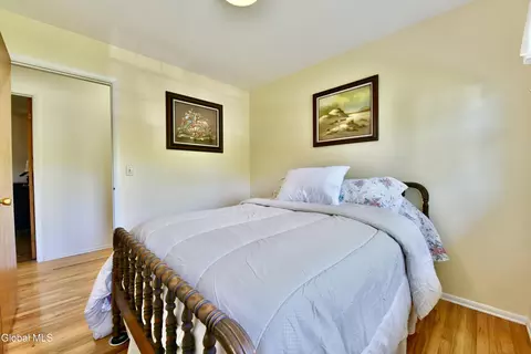 Bedroom - 4 Cedar Ct, Schenectady, NY 12309 photo 6 of 7