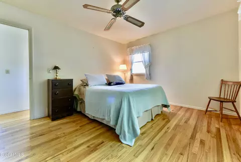 Bedroom - 4 Cedar Ct, Schenectady, NY 12309 photo 1 of 7