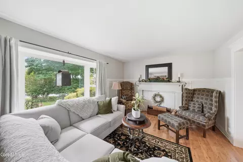 Living - 33 Sheffield Dr, Delmar, NY 12054 photo 2 of 4